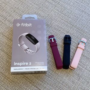 Brand New Still Sealed in Box Fitbit Inspire 2 Fitness Tracker w/3 Extra Bands!